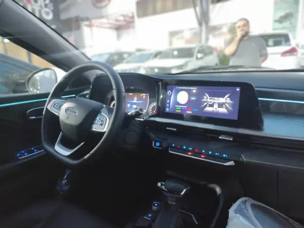 ام وی ام، X33 کراس