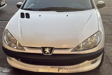 پژو، 206