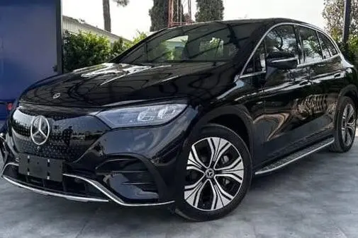 حواله بنز،  EQE SUV