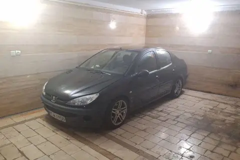 پژو، 206