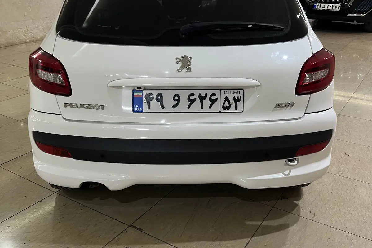 پژو،  207