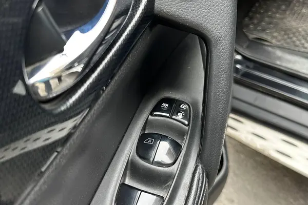 نیسان، ایکس تریل