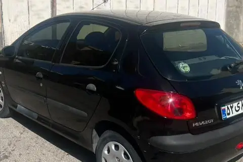 پژو، 206