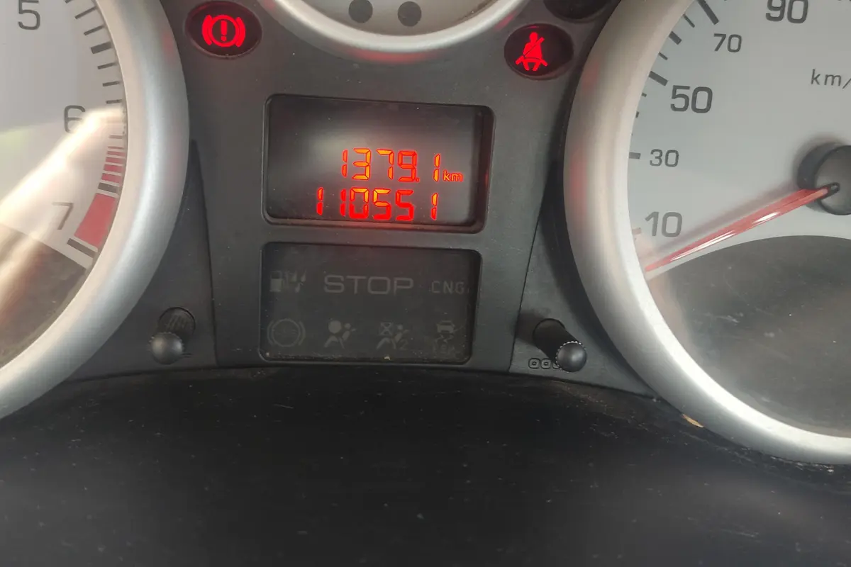 پژو،  207