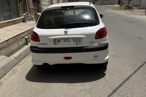 پژو، 206