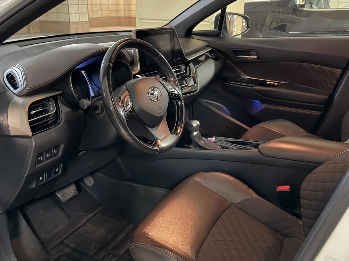 تویوتا،  C-HR هیبرید