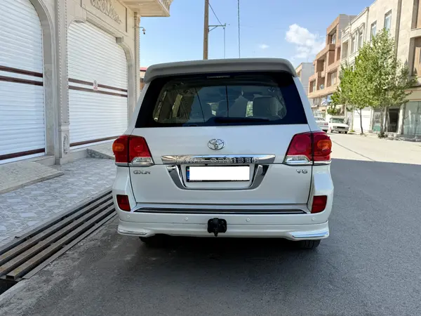 تویوتا  لندکروز چهار در