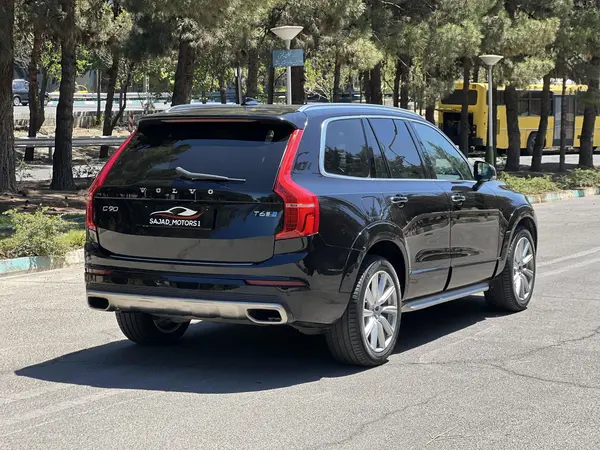 ولوو  XC90