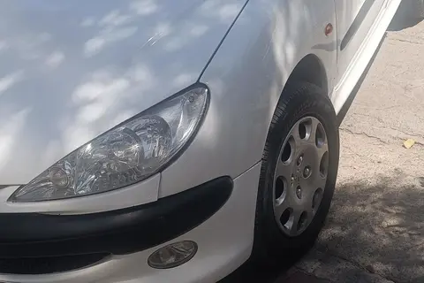 پژو، 206 SD