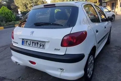 پژو، 206