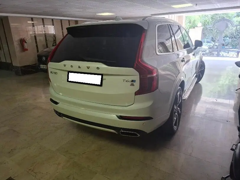 ولوو،  XC90