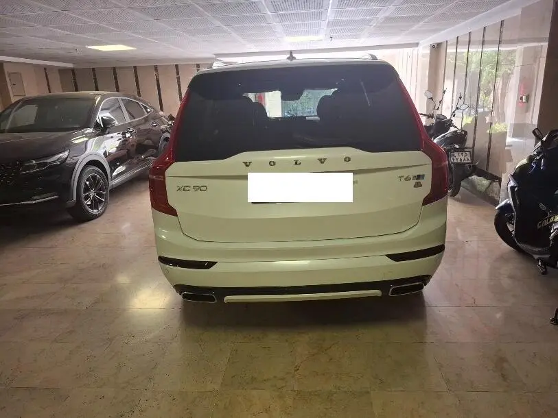 ولوو،  XC90