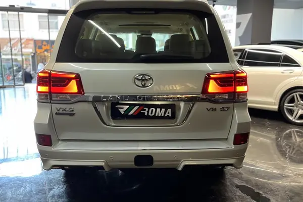 تویوتا، لندکروز چهار در