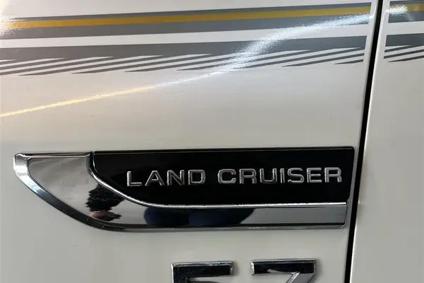 تویوتا، لندکروز چهار در