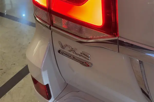 تویوتا، لندکروز چهار در