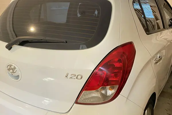 هیوندای  i20