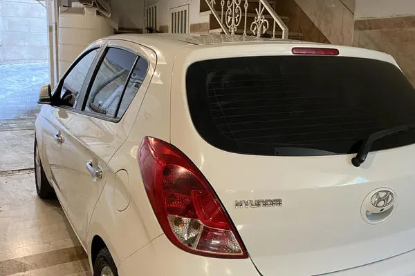 هیوندای  i20
