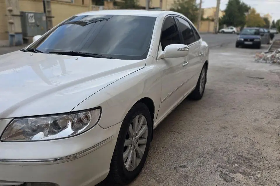 هیوندای،  آزرا (گرنجور)