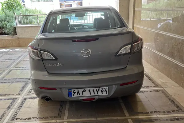 مزدا، 3 نیو صندوق دار