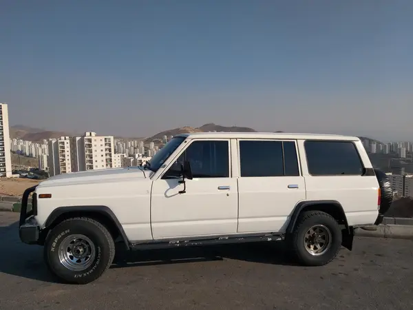 نیسان، پاترول چهار در
