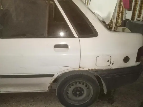 پراید، صندوق دار