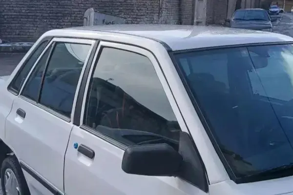 پراید، صندوق دار