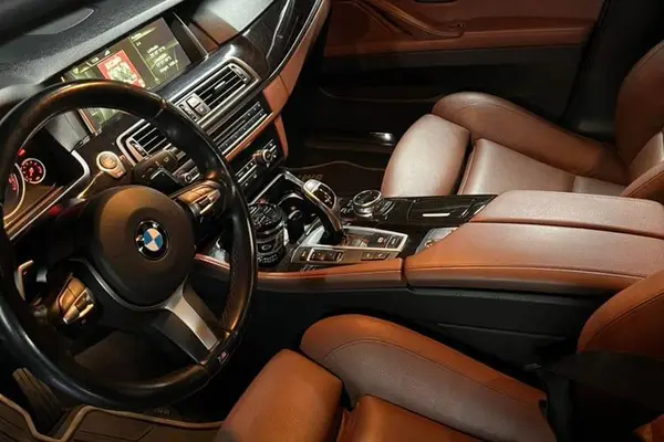 ب ام و، سری 5 سدان