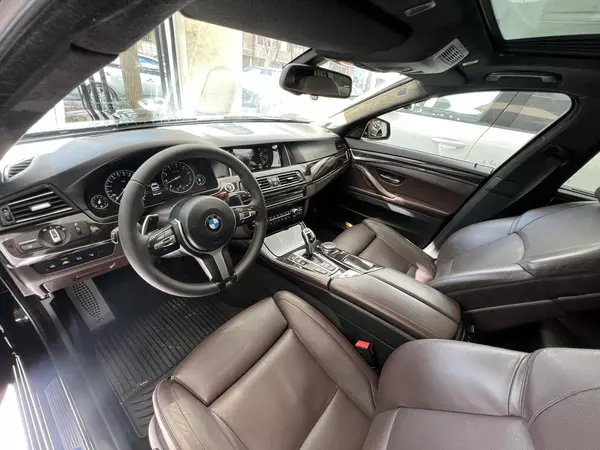 ب ام و، سری 5 سدان