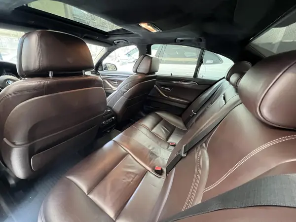 ب ام و، سری 5 سدان