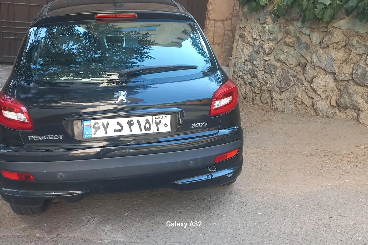 پژو،  207