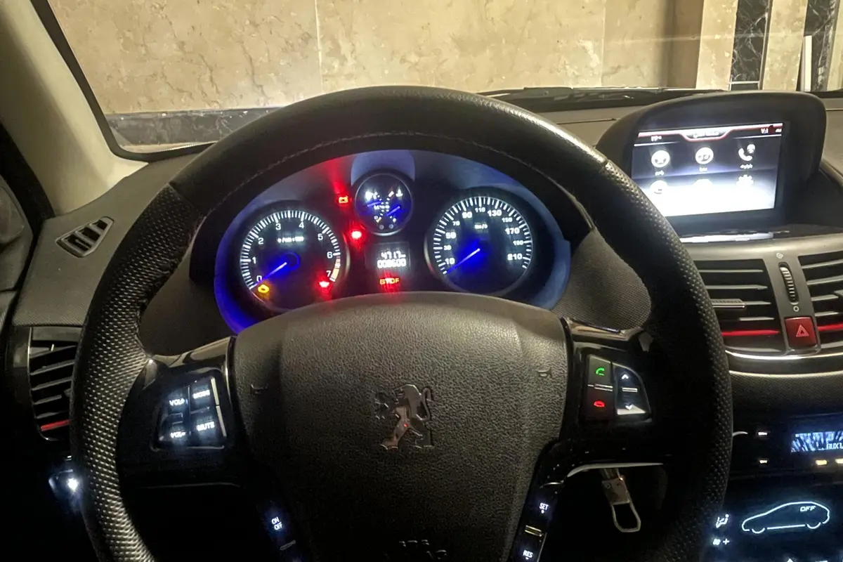 پژو،  207