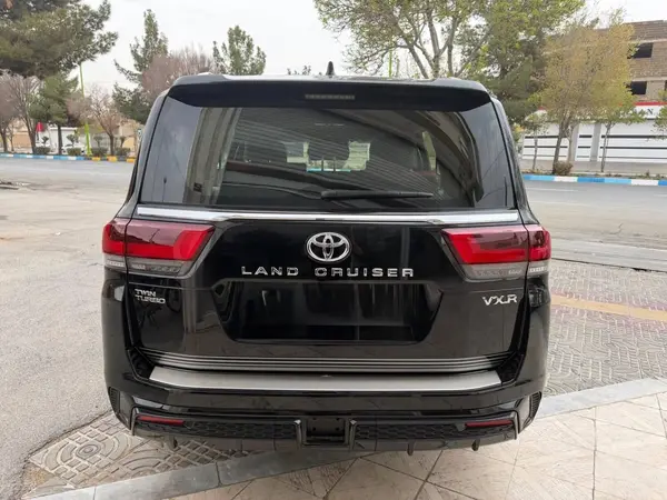 تویوتا، لندکروز چهار در