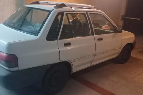 پراید، صندوق دار