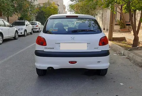 پژو، 206