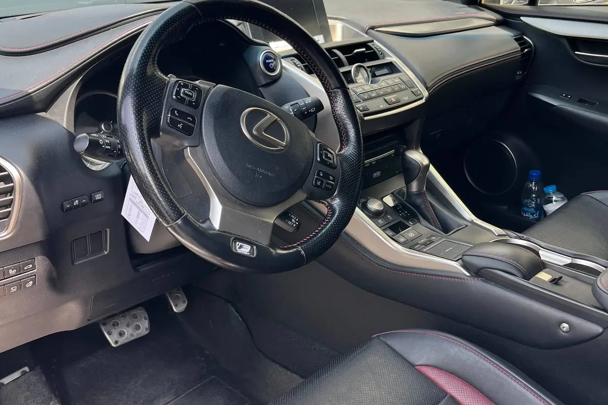 لکسوس،  NX