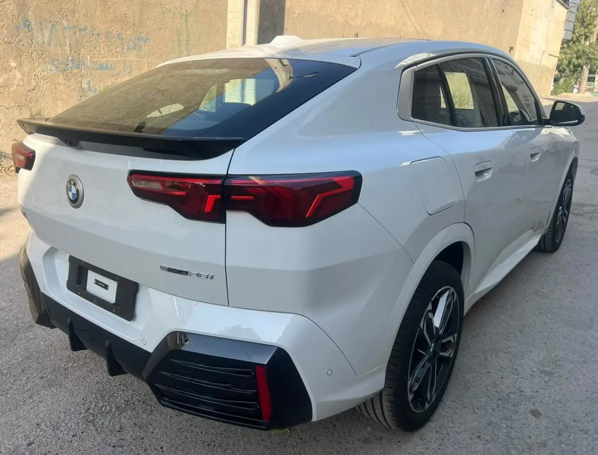 ب ام و،  X2