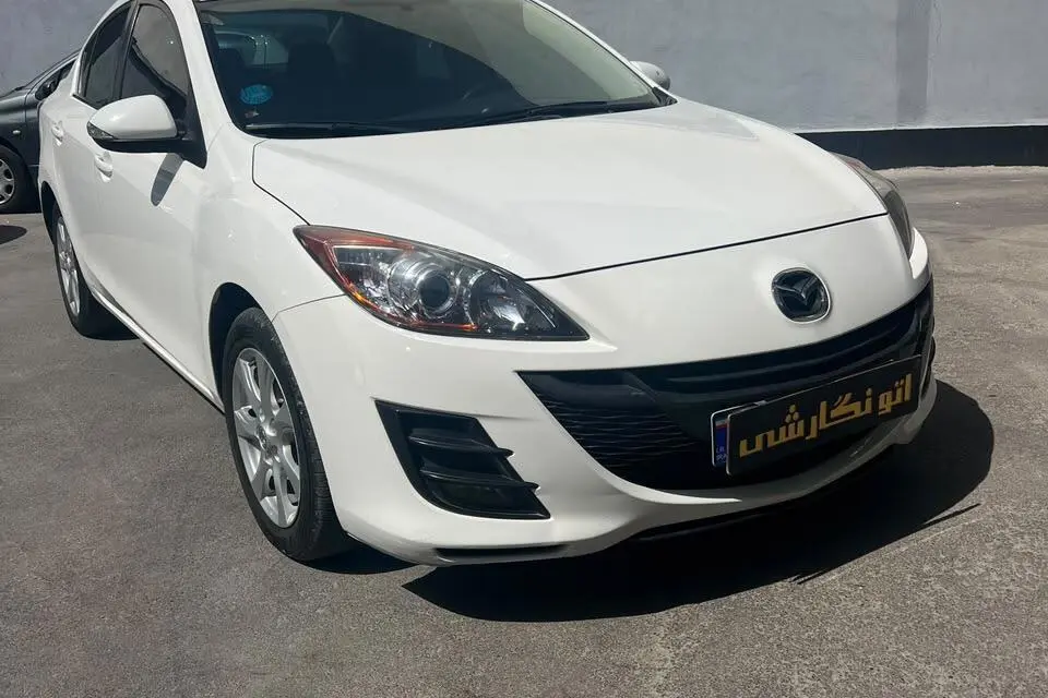 مزدا،  3 نیو صندوق دار