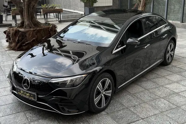 بنز، EQE Sedan