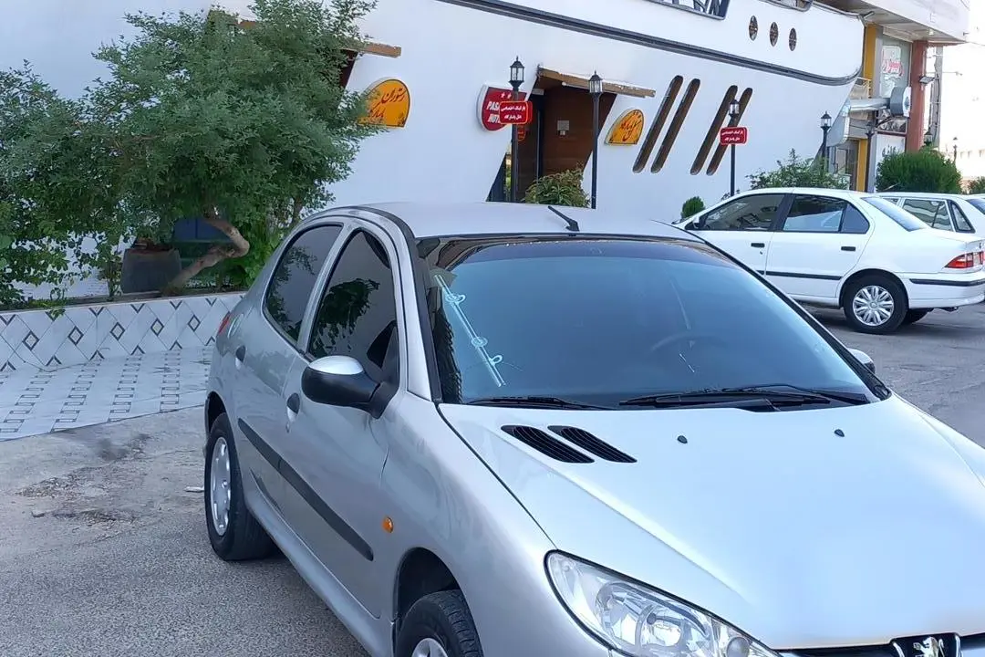 پژو،  206