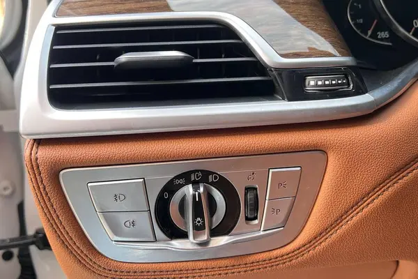 ب ام و، سری 7