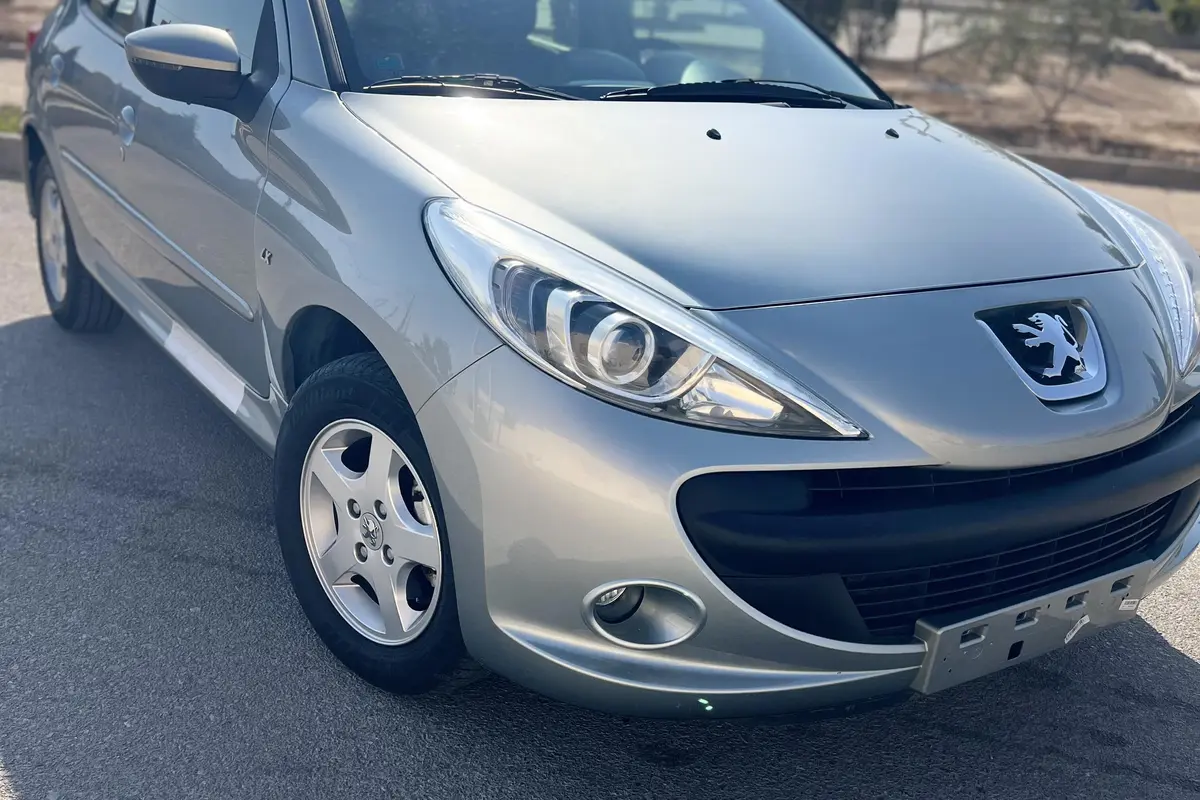 پژو،  207