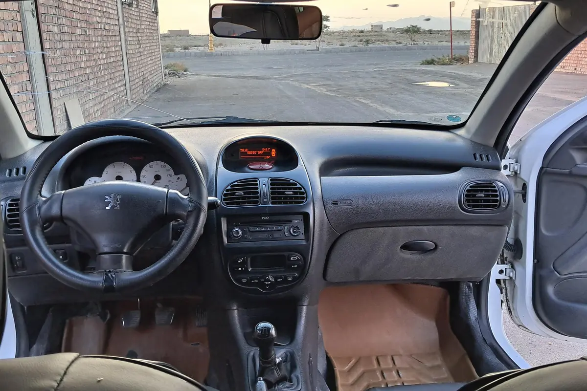پژو،  206