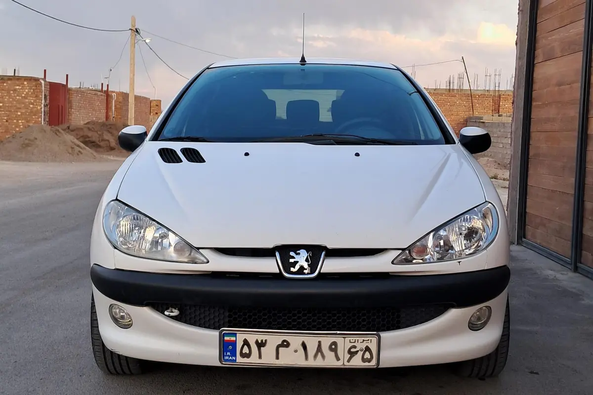 پژو،  206