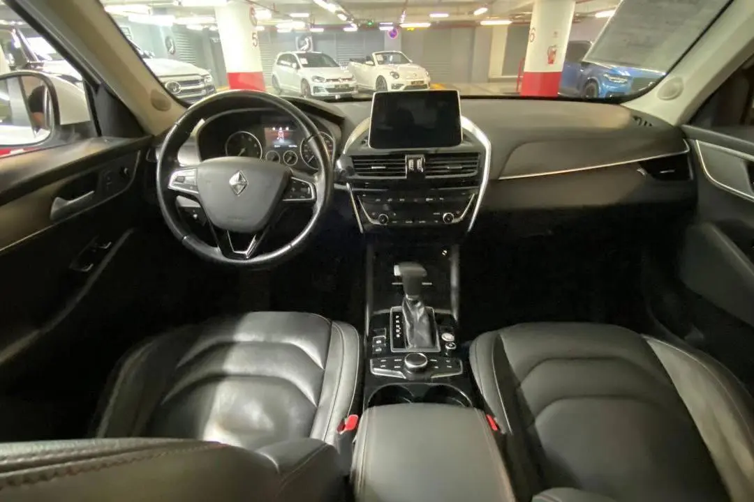 بورگوارد،  BX5
