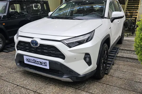 تویوتا، راوفور هیبرید