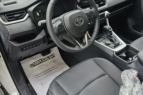 تویوتا، راوفور هیبرید