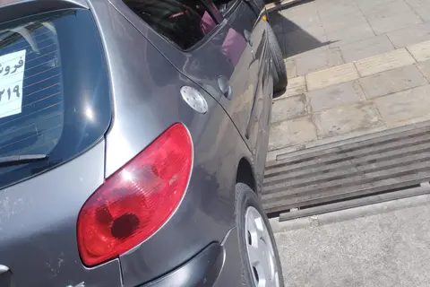 پژو، 206