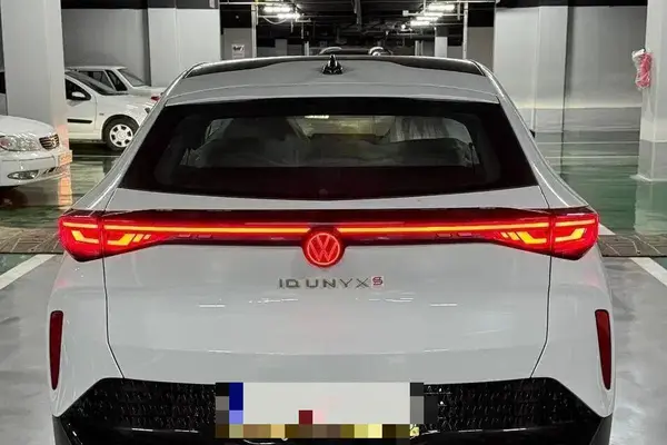 فولکس، آی دی یونیکس