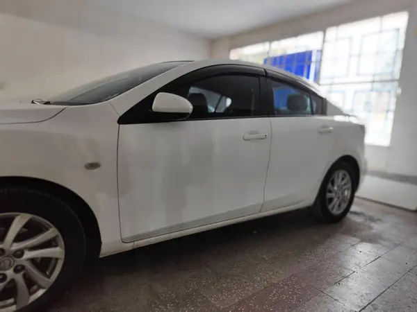 مزدا، 3 نیو صندوق دار