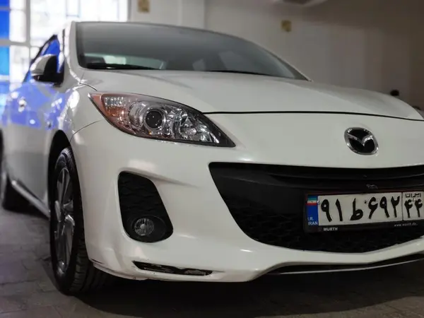 مزدا، 3 نیو صندوق دار